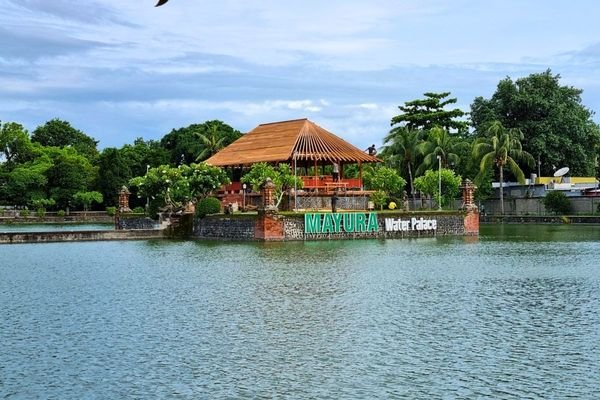 Bale Kambang floating pavilion mayura lombok