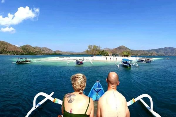 Private island hopping Gili Nanggu for cruise passengers