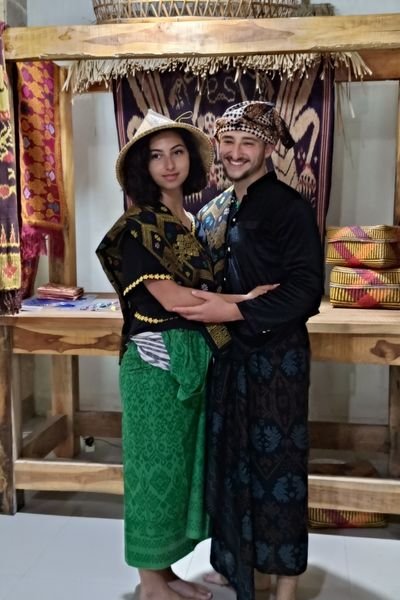 Sukarara weaving village shore excursion