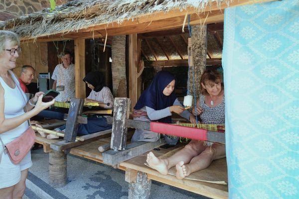 Traditional Sasak weaving tour