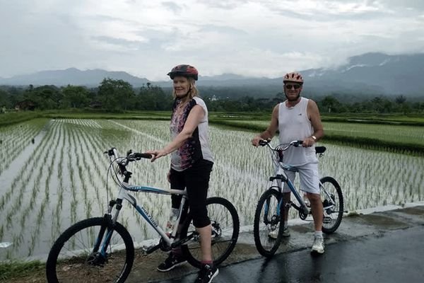 bonjeruk village biking tour lombok
