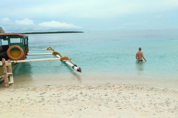 gili kondo snorkeling coral reef