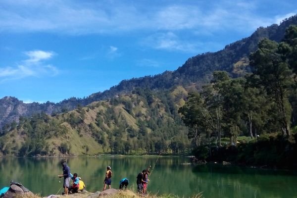 rinjani trekking from sembalun