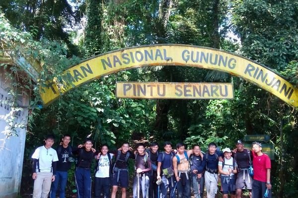 rinjani trekking group tour