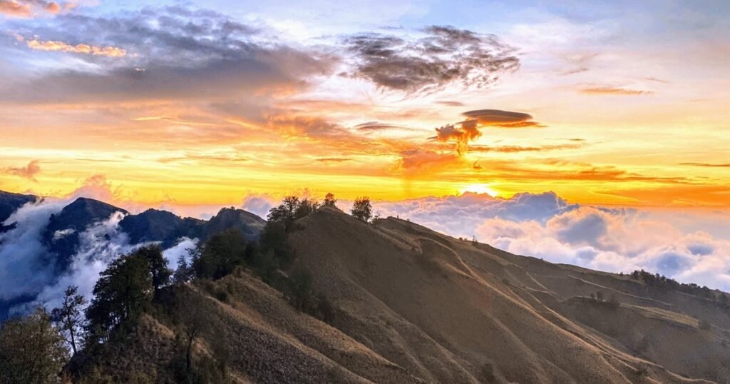Mount Rinjani sunrise