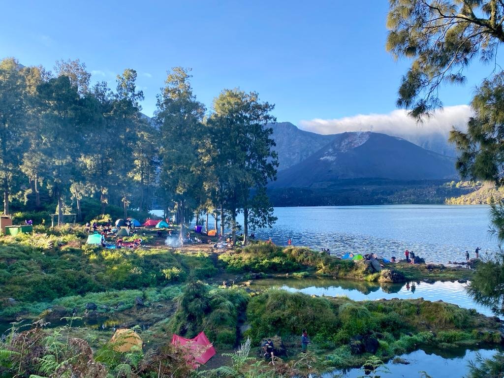 Rinjani crater lake