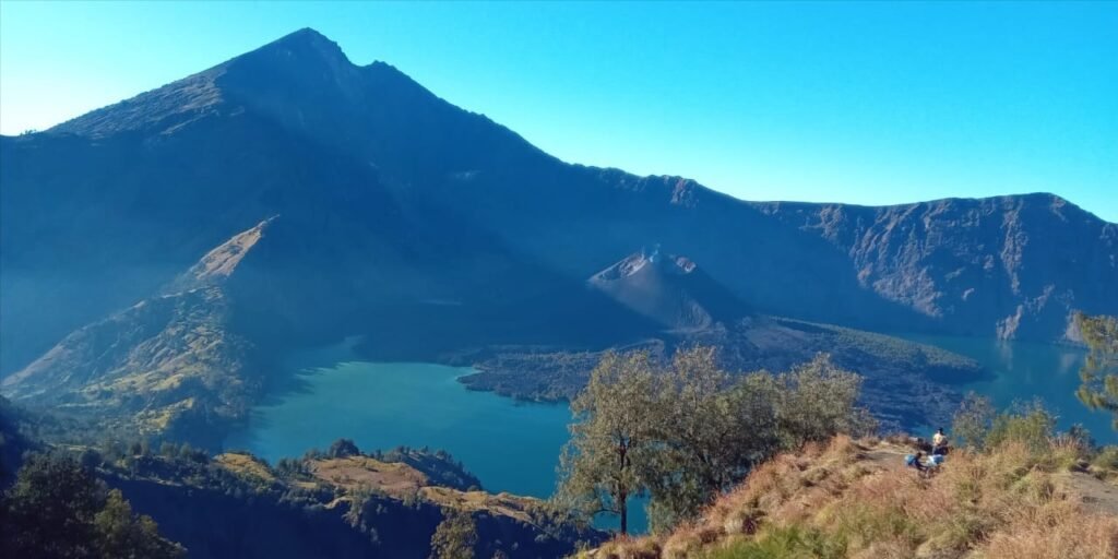 climb Mount Rinjani