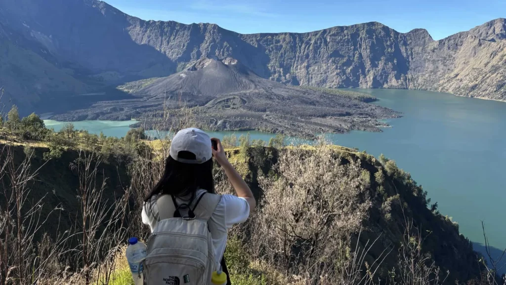 how high is Mount Rinjani