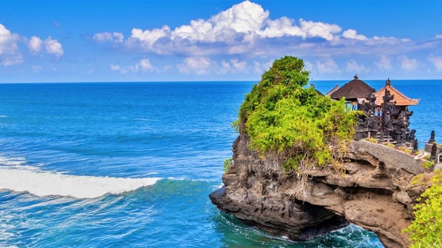 Batu Bolong Beach Lombok
