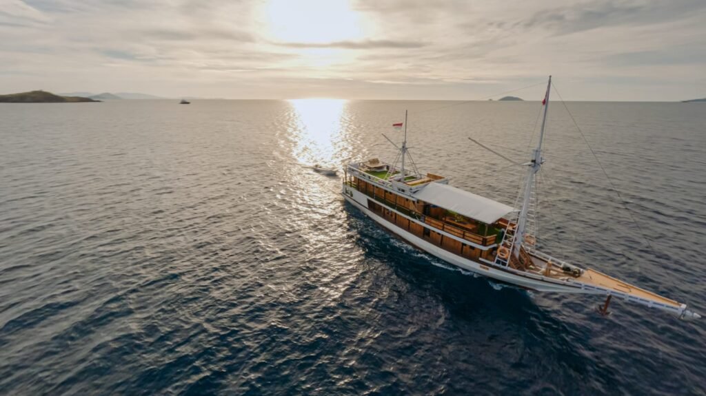 how to get to Komodo Island from Lombok