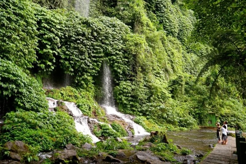 Aik Berik waterfall day trip