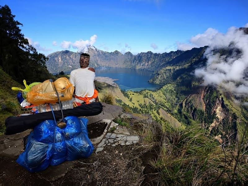 Rinjani porter service fitness requirements