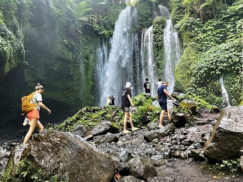 Sembalun Waterfall private tour