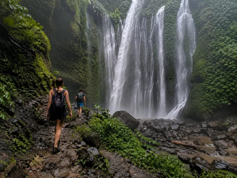 tiu kelep waterfall hike lombok