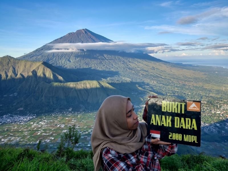 Anak Dara Hill best time to visit