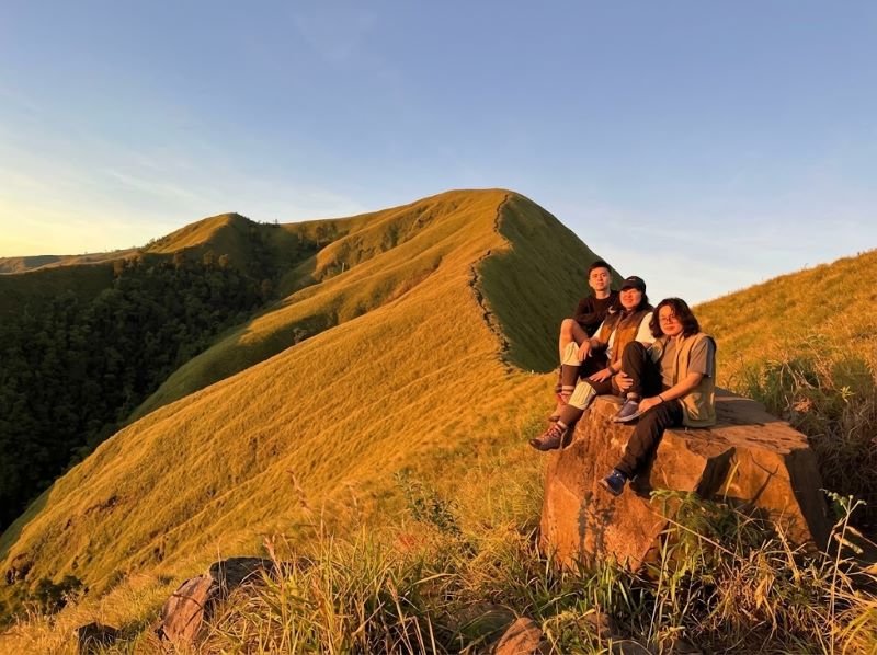 Anak Dara Hill trekking