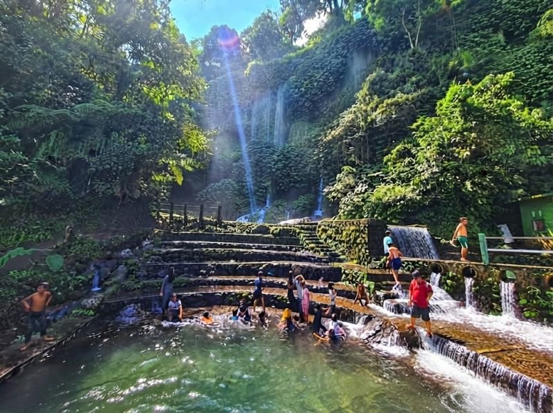 Benang Kelambu waterfall safety tips