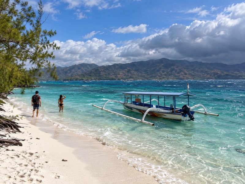 Changing weather during Southwest Gilis dry season