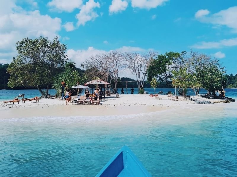 Sekotong Islands private boat tour