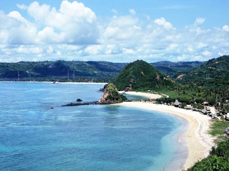 Senggigi Beach private tour